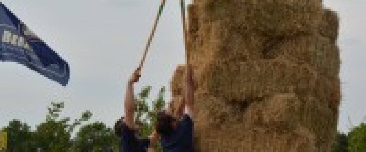 Team Boerenverstand wint het 2e NK hooibalen stapelen!