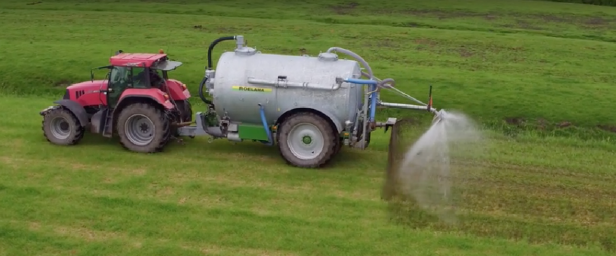 Werking 'water over mest' vanuit de lucht